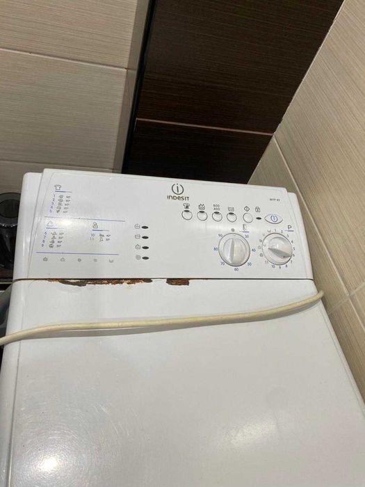 Продам стиральную машину INDESIT