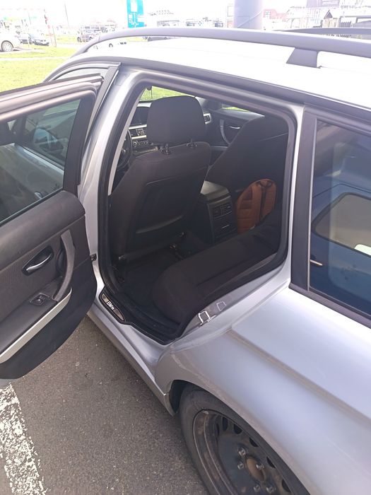 BMW seria 318 anul 2009