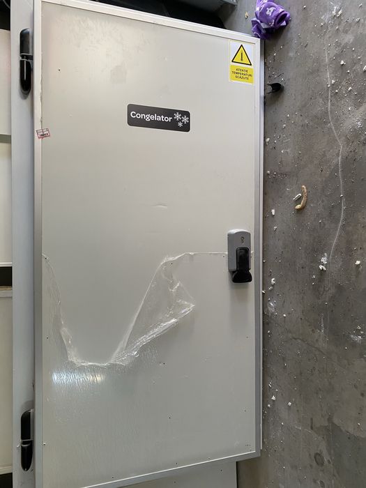 Usi Metalice Industriale - Usi Frigorifice