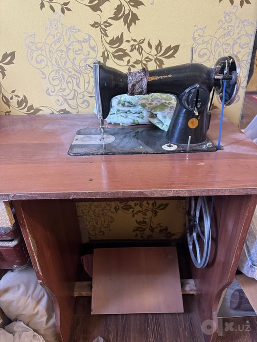 Продам швейную машинку