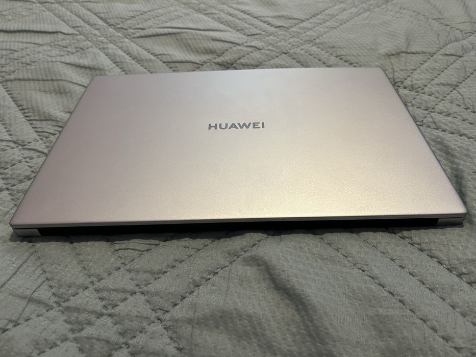 Лаптоп Huawei Matebook d14