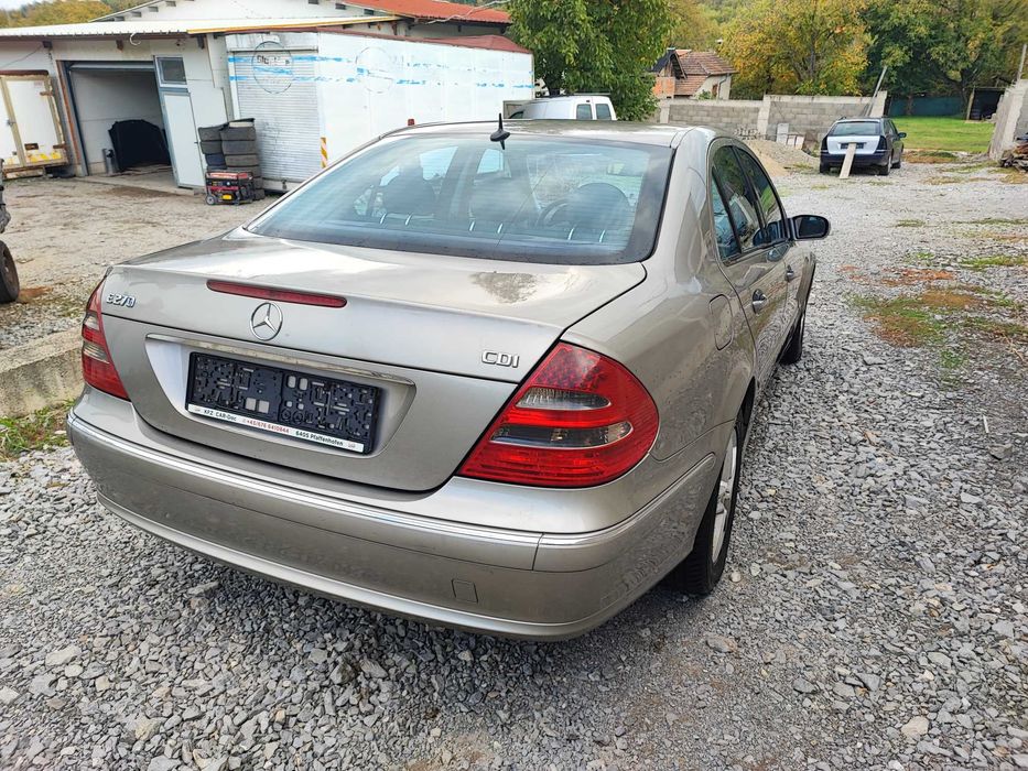 Мерцедес E 270 CDI 177 коня W211 На Части седам