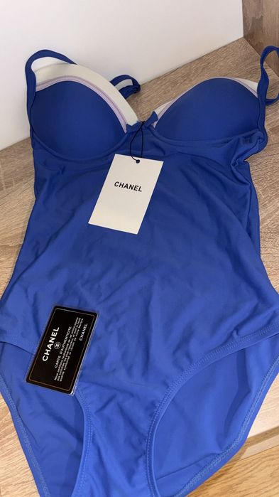 Costum de baie întreg C hanel nou