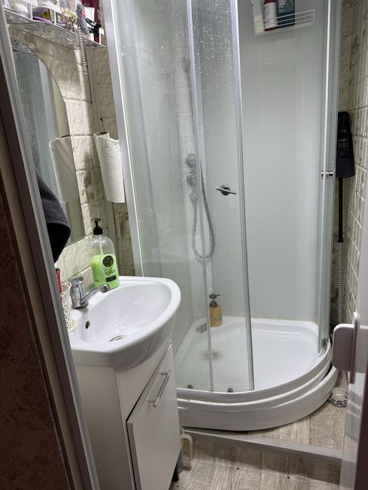 Продам квартиру на Камзина 160