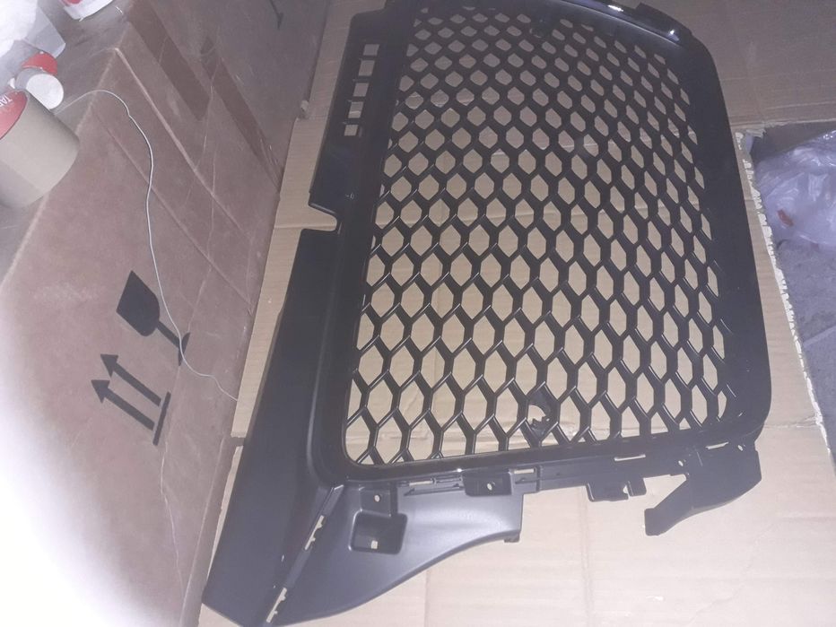 Grila radiator AUDI A3 S3 8P 8PA 2008-2012 RS STYLE Negru cu loc PDC