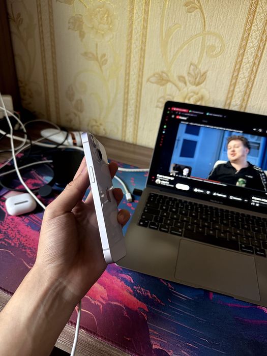 Продаю iPhone 14 256gb в отличном состояние