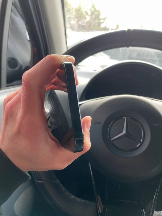 iPhone 12 Pro max aybi yo’q