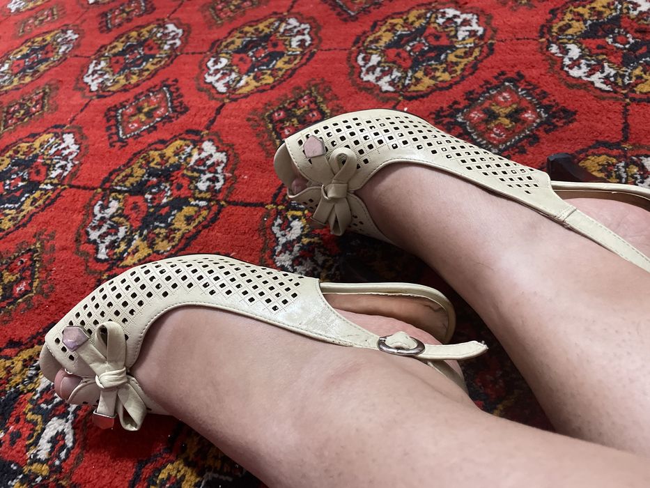 Женская обувь. Аёллар оёк кийими