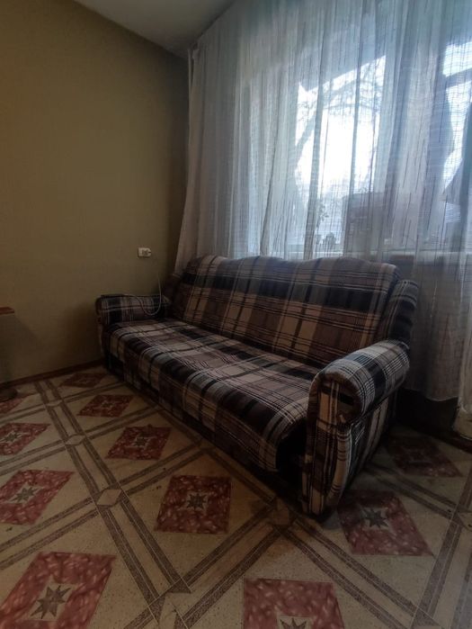 Кровать мебель кухня