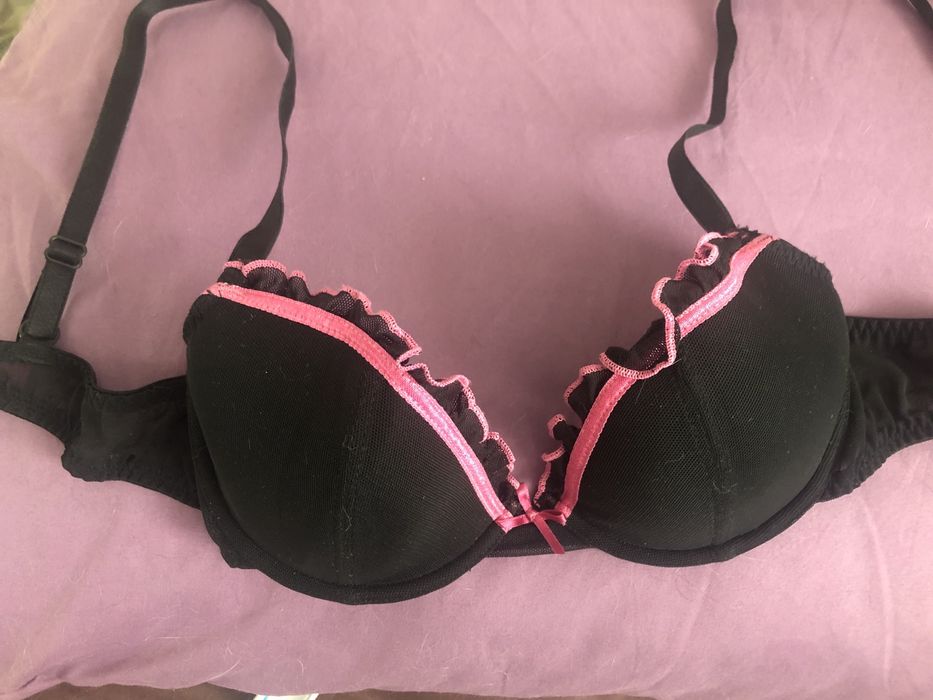 Черен сутиен на точки Marks & Spencer 32B