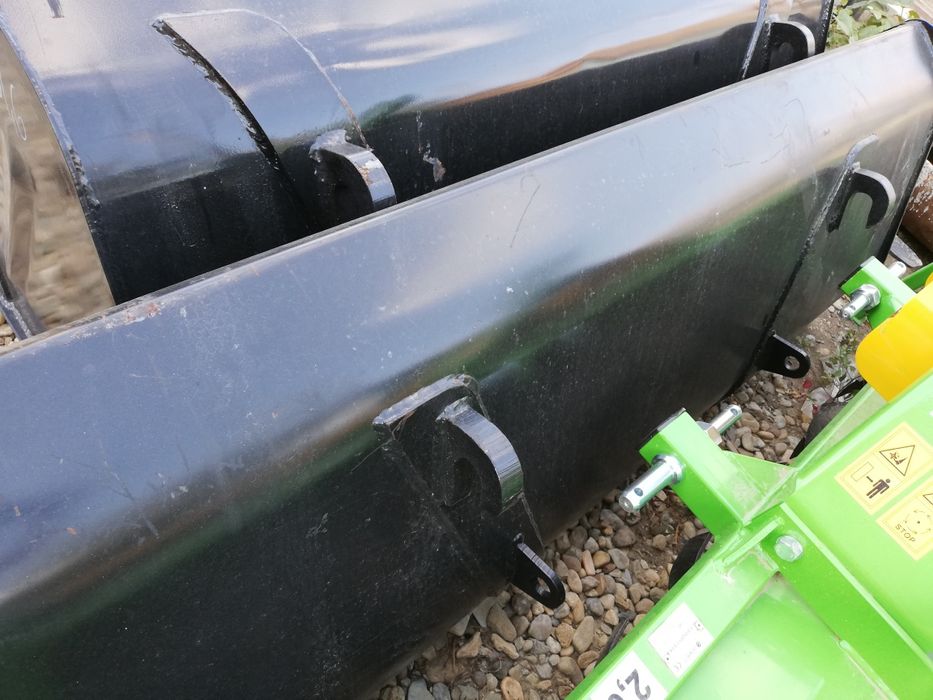 Cupa încărcător frontal