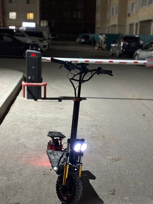 Электросамокат.