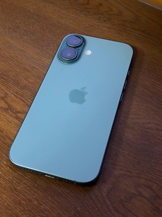 айфон 16 128гб.