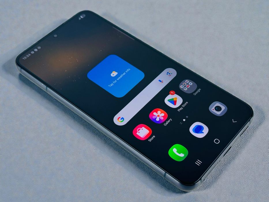 Samsung Galaxy S22 5G 128GB 8RAM Black Перфектен! Гаранция!