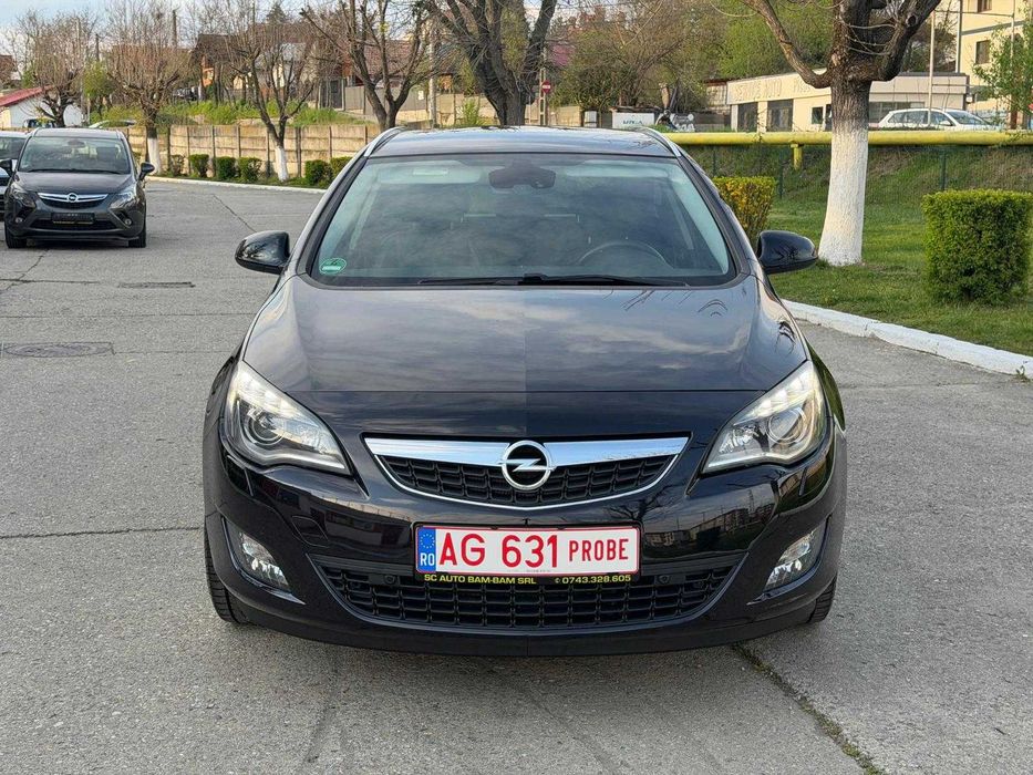 Opel Astra J Model Cosmo - Posibilitate Rate