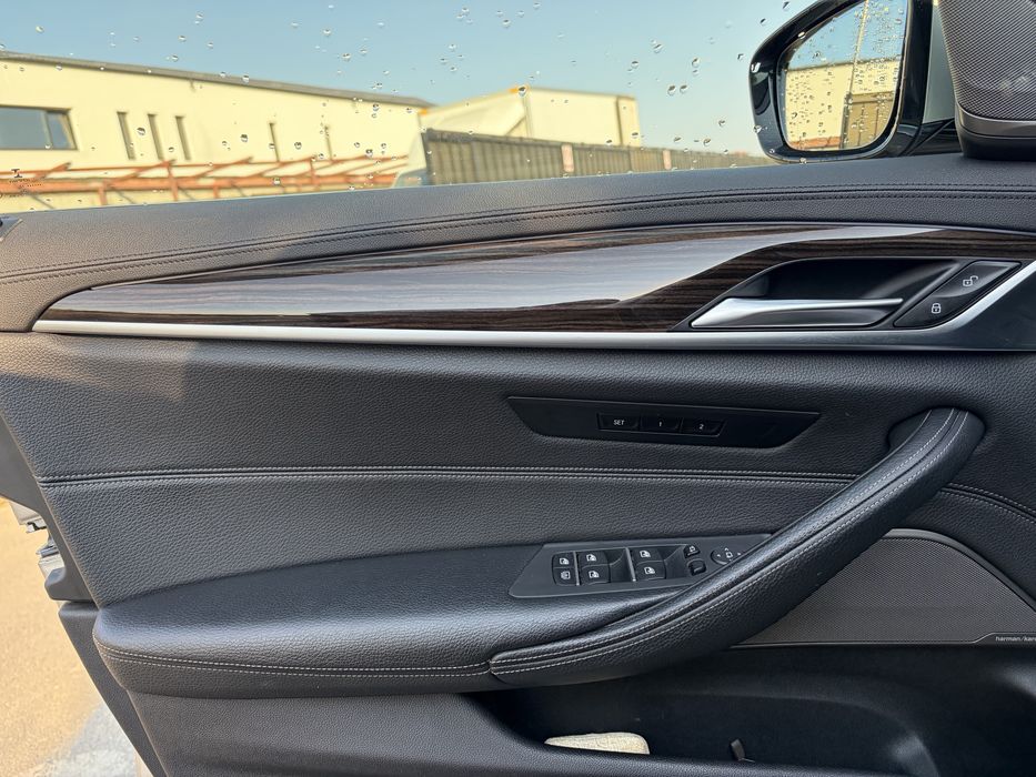 BMW Seria 5 G30 530d (3.0 Diesel) 2017 | Luxury Line | Trapă | Soft Close