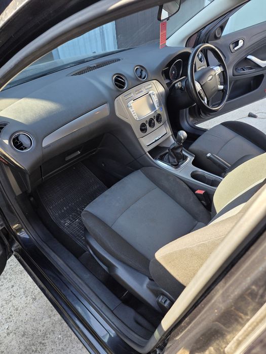 Vând ford mondeo mk4