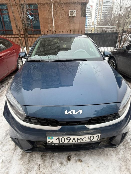 Машина Kia Cerato 2023