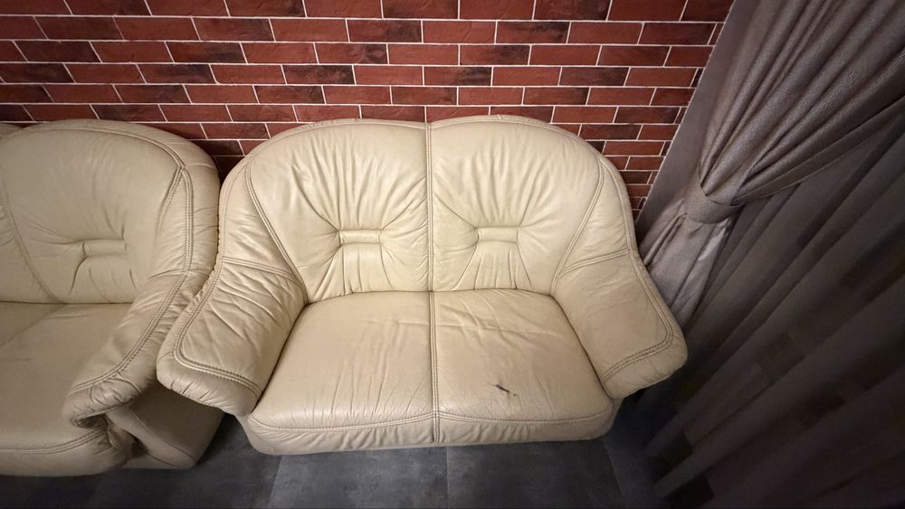 Продаю диваны полный комплект раскладывающийся