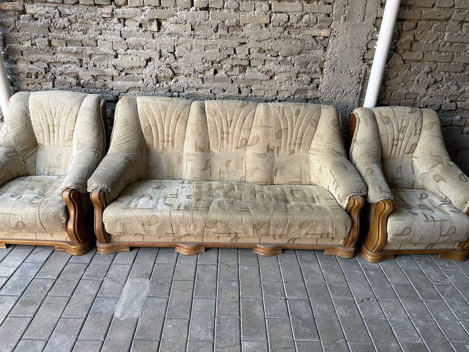 Divan kreslo sotiladi!!!