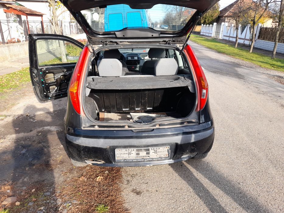Vând s-au dezmembrez FIAT PUNTO