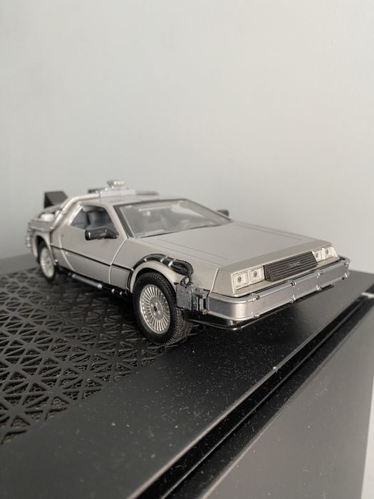 Delorean dmc-12 миниатюра