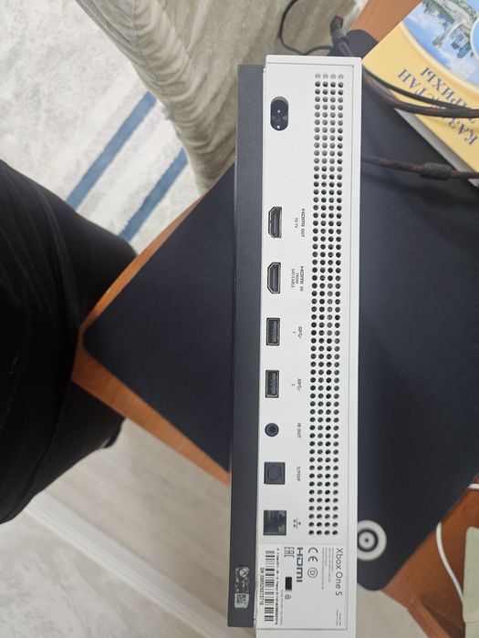 Xbox one 512 gb 1 джёстик