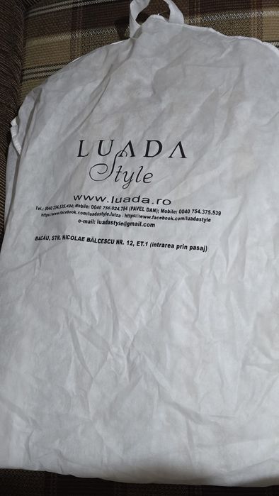 Vând 2 rochii de mireasa