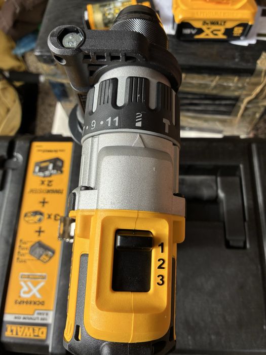Нов винтоверт Dewalt DCD996