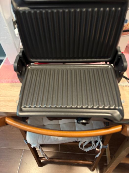 Grill Tefal Minute Grill, aproape nou, foarte puțin folosit