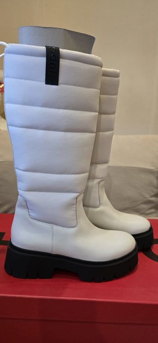 Дамски ботуши HUGO,размер 38