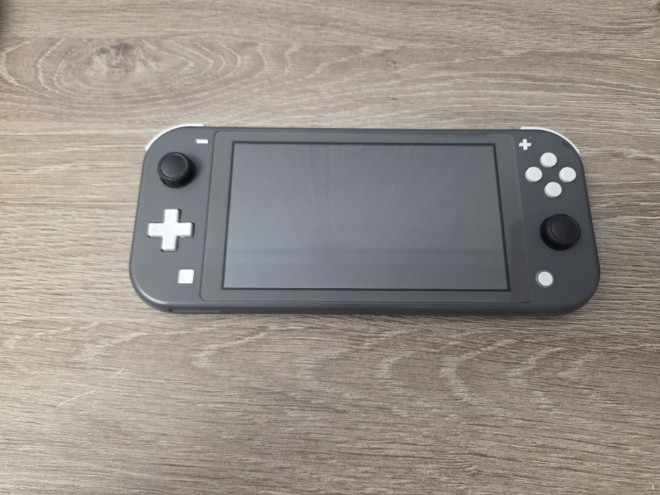 Nintendo switch lite+игра и чехол