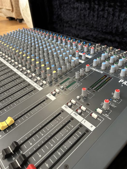Пулт Allen&Heath PA20