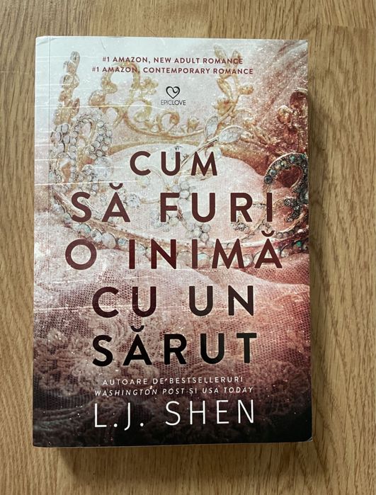 Diverse cărți pentru adolescenți