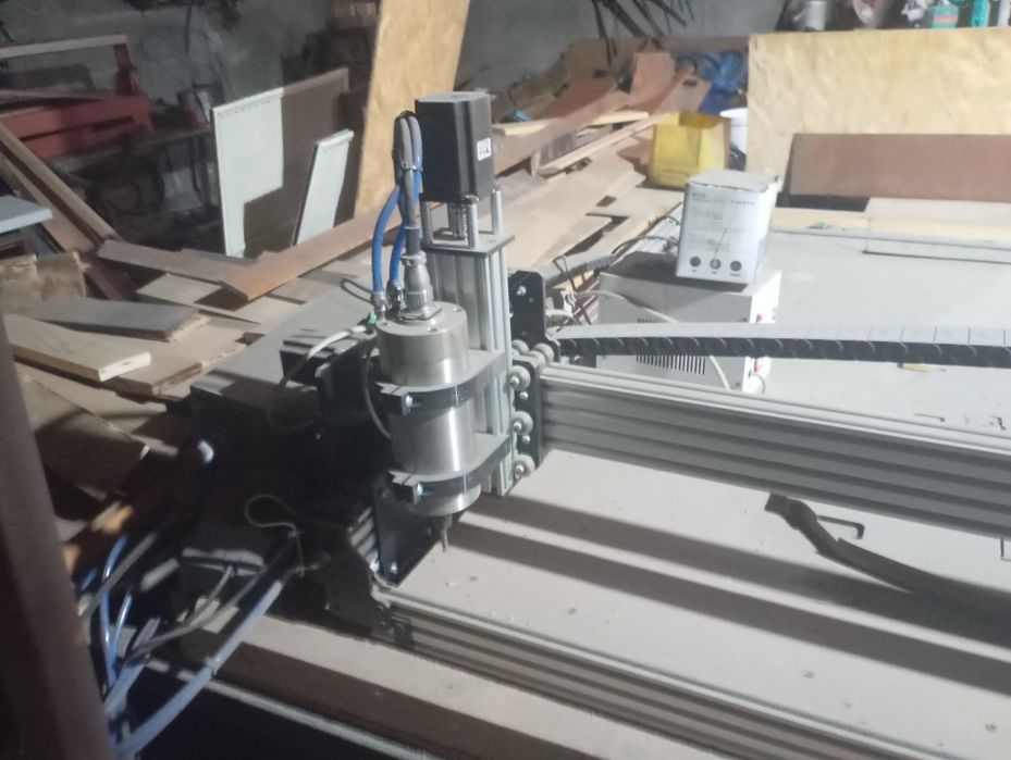 Продам фрезерный ЧПУ станок 1.5/1.5