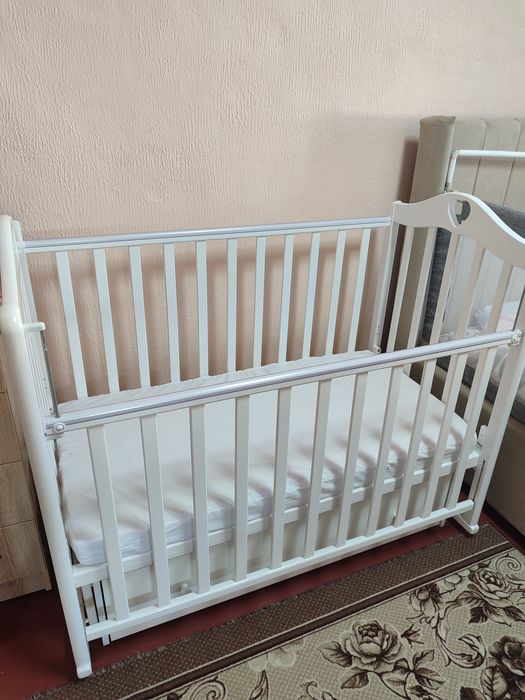 Продам кроватку-маятник