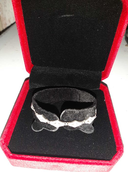 Bratara de argint marcata in cutie cadou catifea rosie