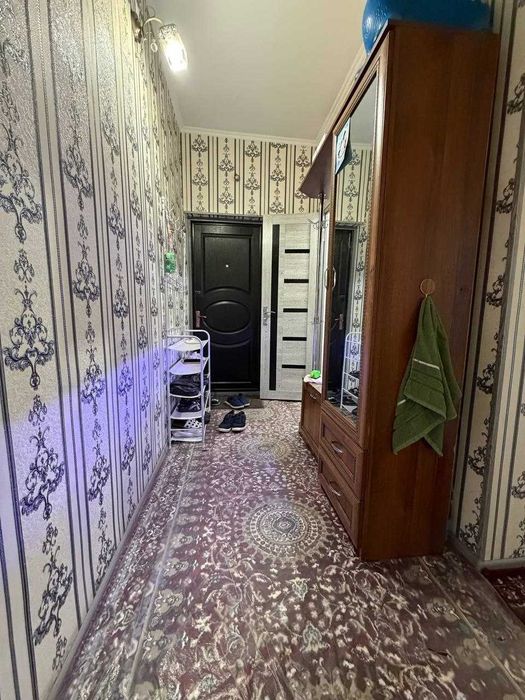 Продаётся 1-комнатная квартира возле базара Кадышева