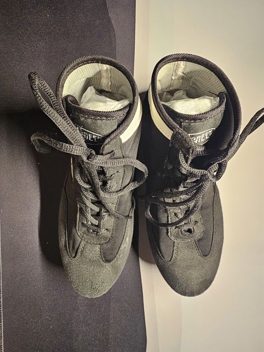 Продаю обувь для самбо