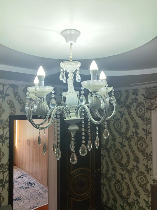 5 лампочкалы люстра.