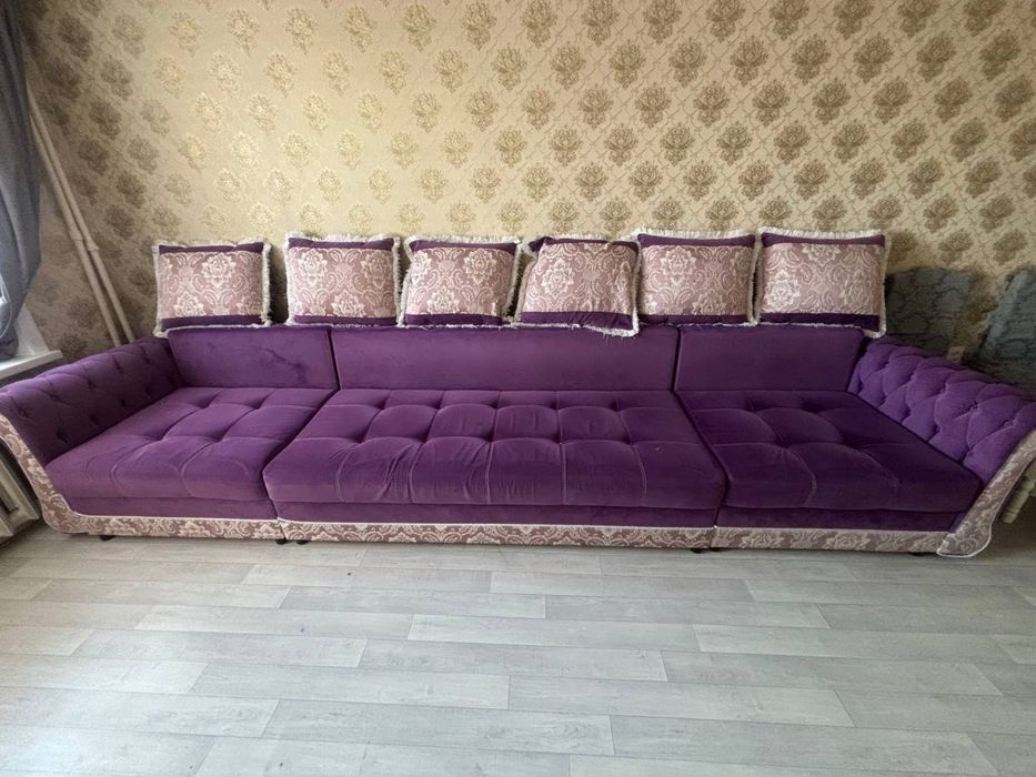 Продается диван 4 метра