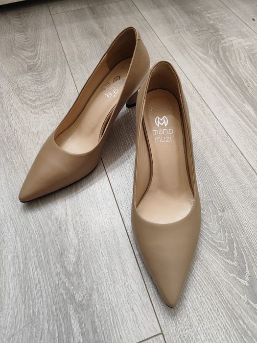 Продам базовые туфли