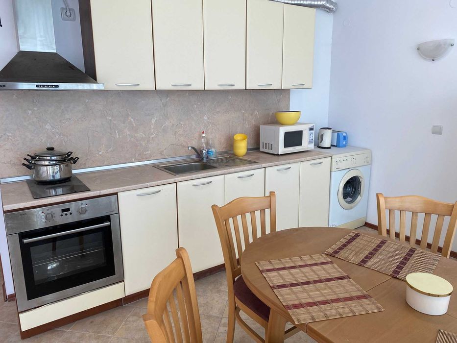 Продава се Тристаен апартамент в с. Божурец, Област Добрич - 120 кв.м за 409 €/кв.м - Снимка #1