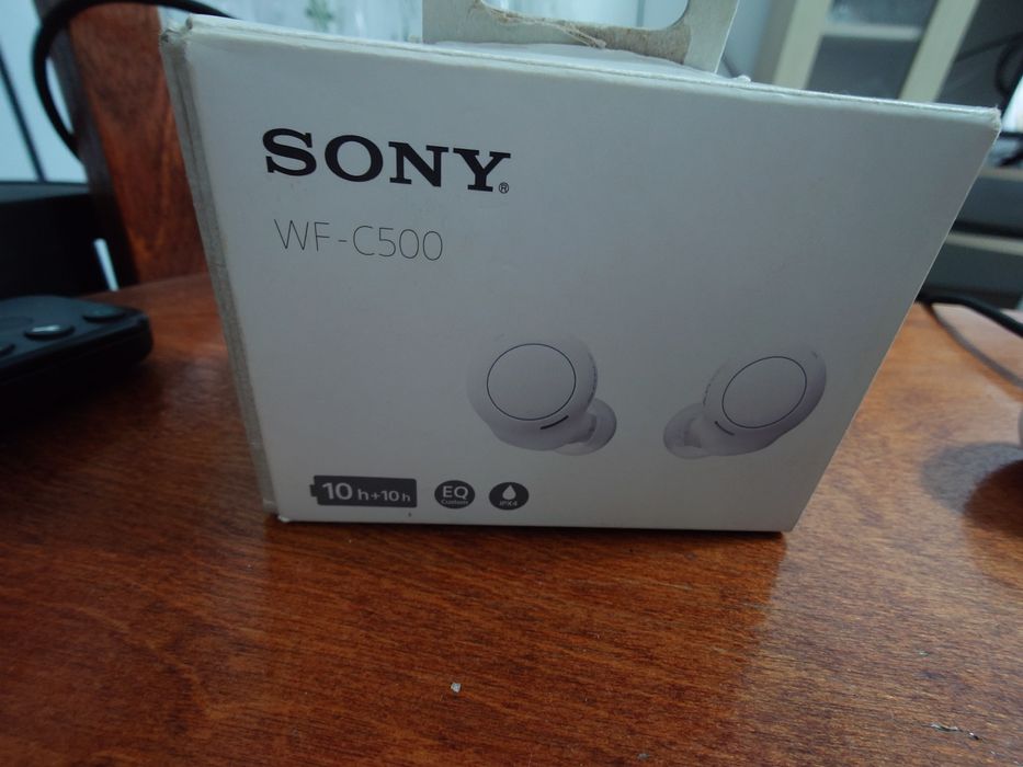Продам наушники Sony WF C500 белые