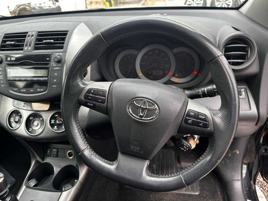 Продава се на части Toyota RAV4 2.2 D-4D 150 к.с. 4x4 - 2010 г.