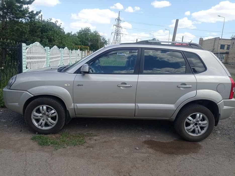 Hyundai Tucson 2008 2.7 л.