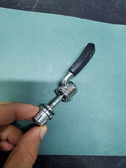 Зажым подсидеьного штирья для велосипеда