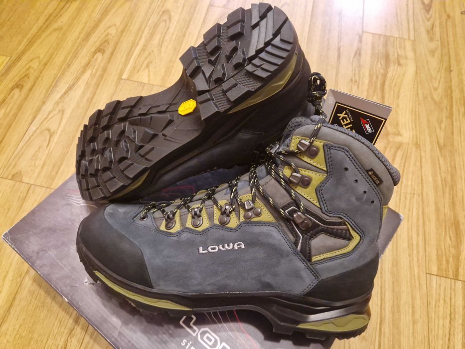 Ghete, bocanci LOWA Goretex, masuri 45-46 waterproof,scarpa,salewa,mammut