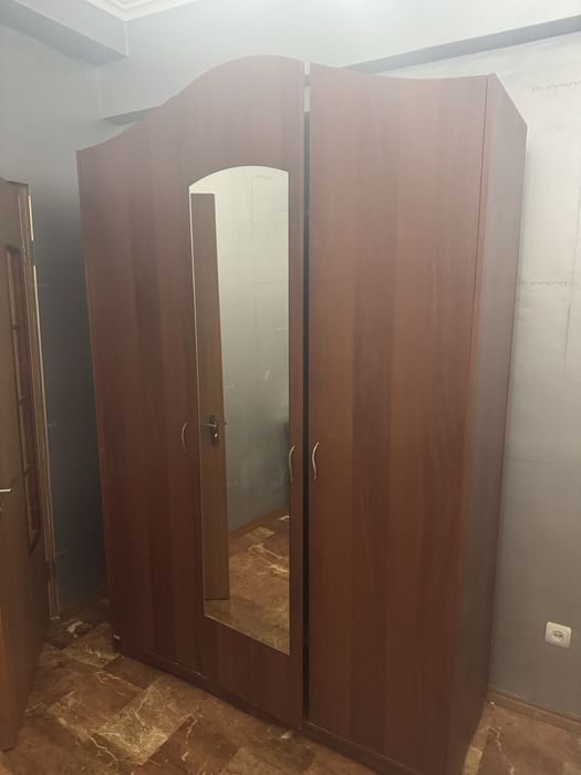 Шкаф спальный большой