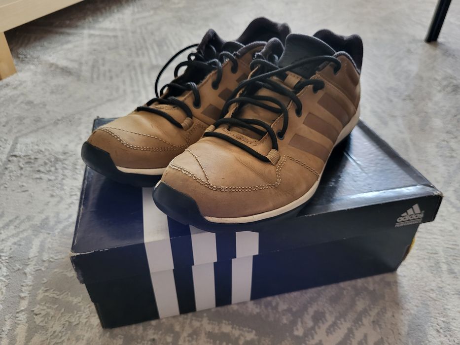 Кроссовки Adidas